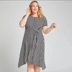 Lane Bryant Plus Size 26 / 28 Striped Tie Front Dress Black White Short Sleeve